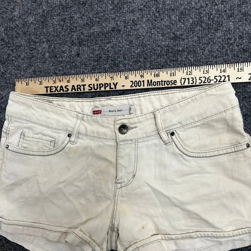 Levi's Shorty Short Womens Size 5 Off-White Low Rise Casual Summer Denim Stained